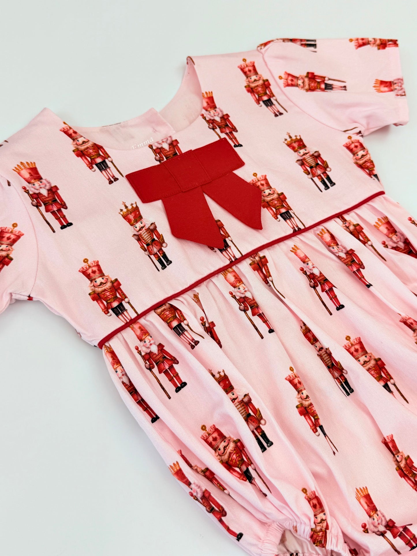 Nutcracker Bow Bubble