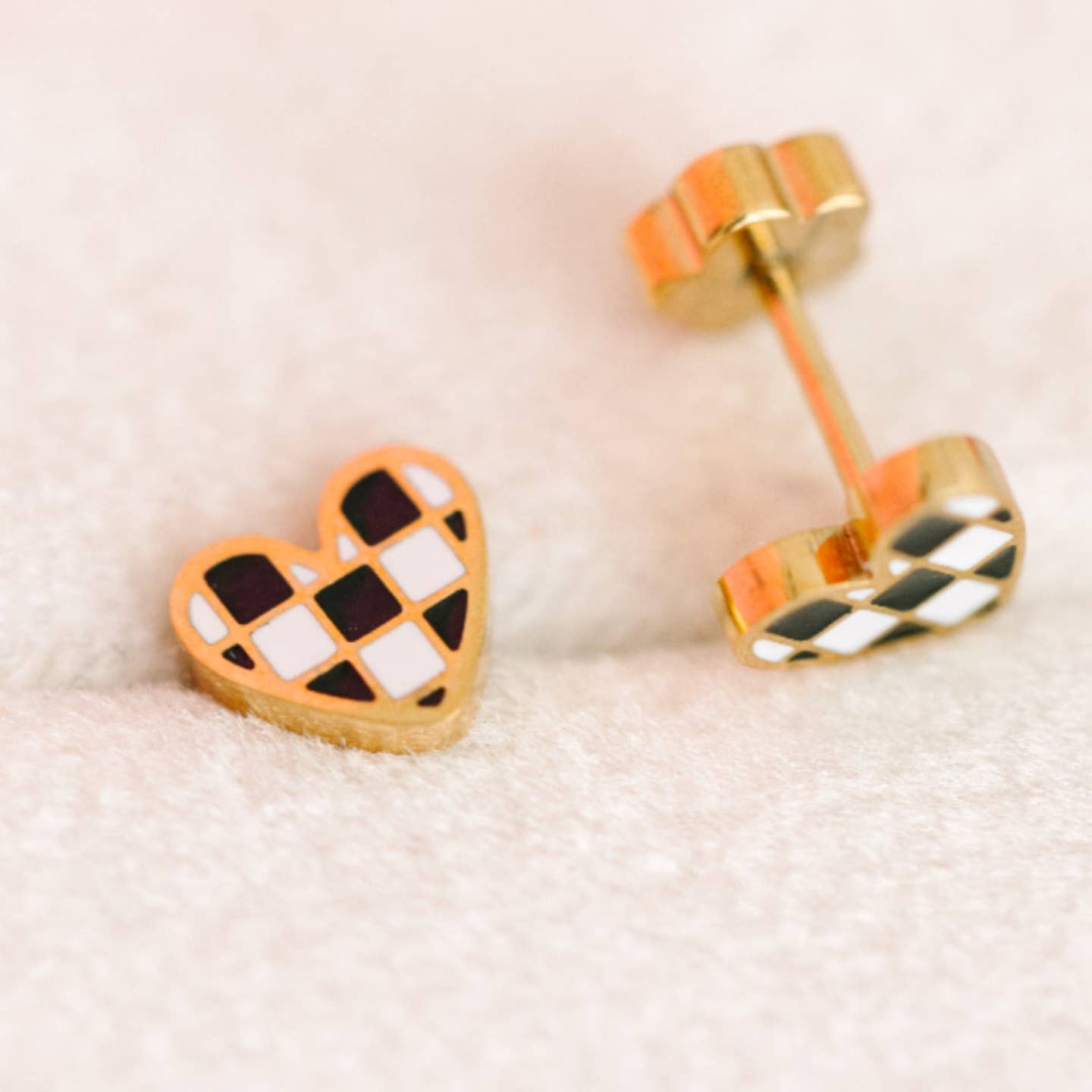 Checkered Heart Stud