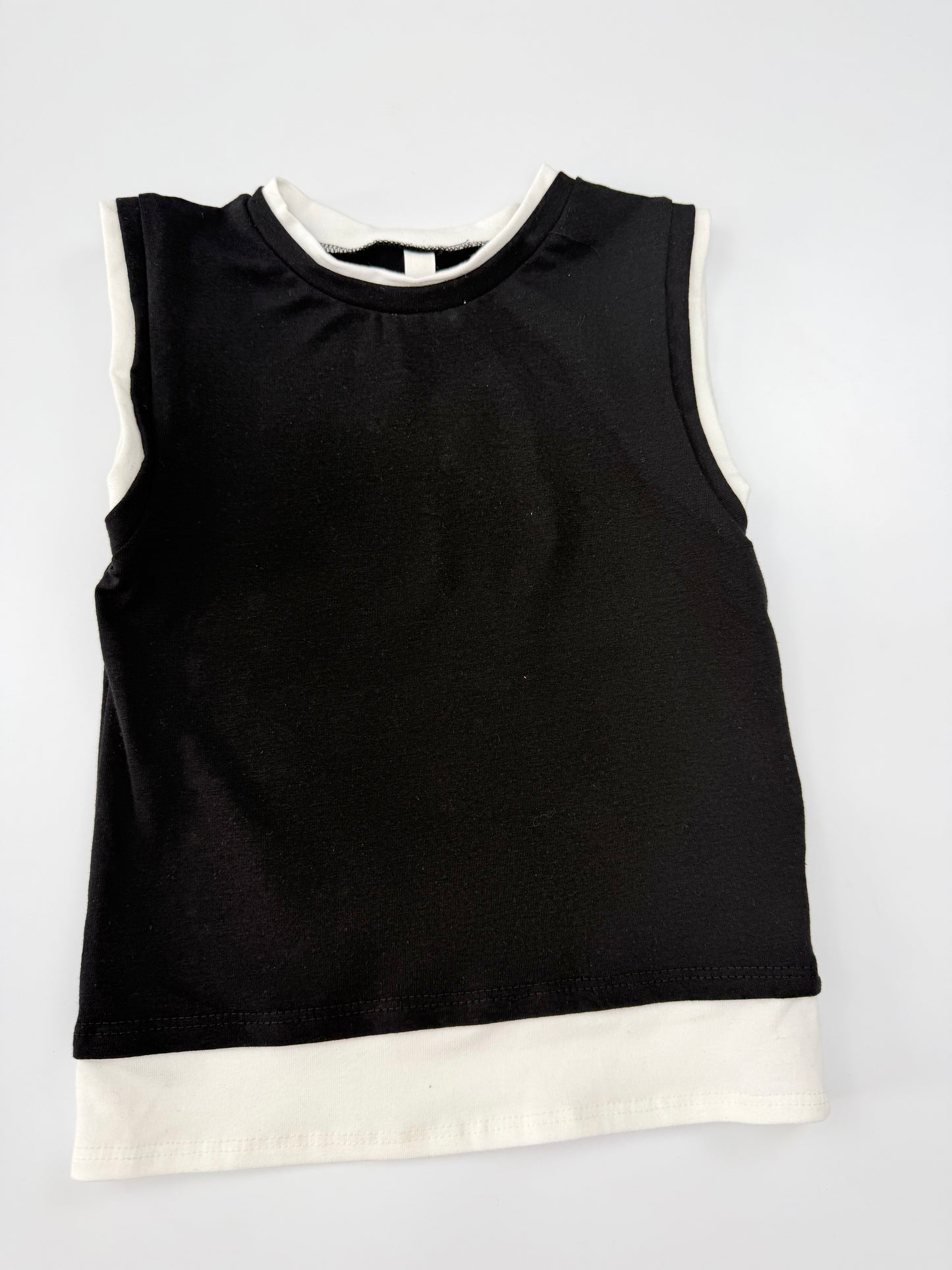 Color Blocked Sleeveless Top-Black