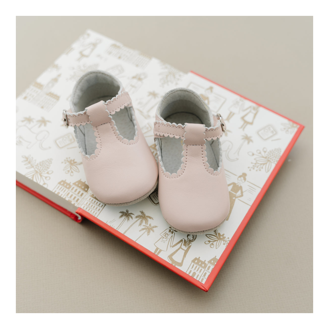 Elodie Scalloped Crib Shoe-Pink